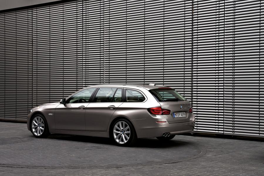  BMW 5-Series Touring 2010 года  (фото 38 из 75)